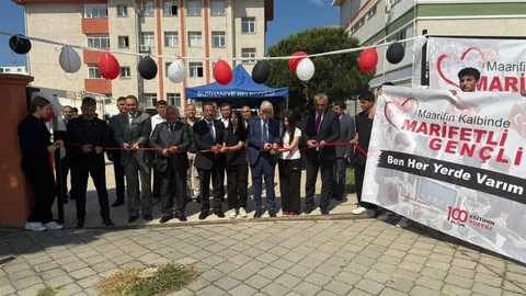 Burhaniye'de Sanat ve Teknoloji Sergisi Açıldı