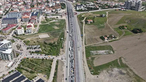 Kırıkkale'de Dönüş Trafiği Yoğunluğu Devam Ediyor