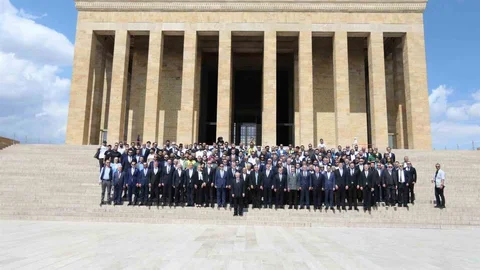 Aziz Yıldırım Anıtkabir’i Ziyaret Etti