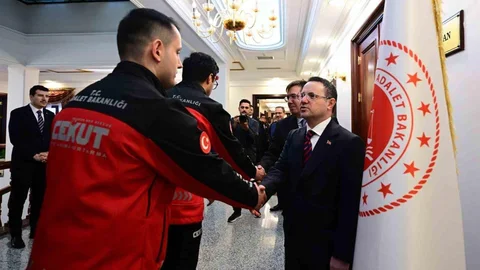 Bakan Gürlek Bayramlaşma Töreni Düzenledi