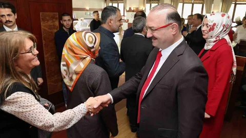 Atatürk Üniversitesinde Bayramlaşma Coşkusu