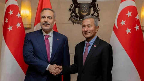 Dışişleri Bakanı Fidan Singapur'da Temaslarda Bulundu