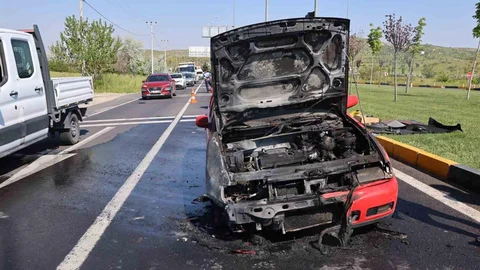 Seyir Halindeki Araçta Yangın Çıktı