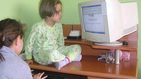 Kontrolsüz Teknoloji Çocukları Olumsuz Etkiliyor