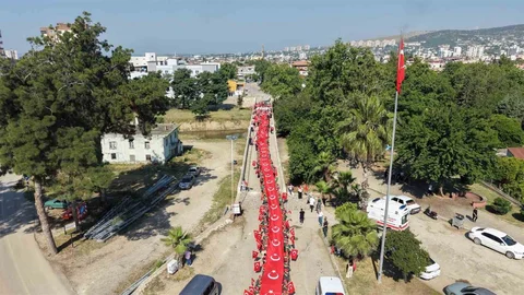 Kozan’da 106 Metrelik Bayrakla Kurtuluş Kutlaması