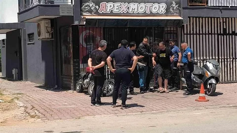 Antalya'da İş Yerinde Gergin Anlar