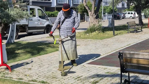 Efeler'de Yaz Temizliği Devam Ediyor