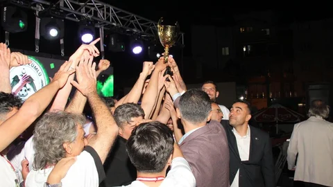 Üzümlüspor'da Şampiyonluk Kutlaması