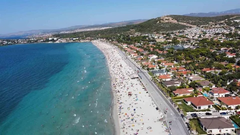 Çeşme'de Bayram Yoğunluğu Artıyor