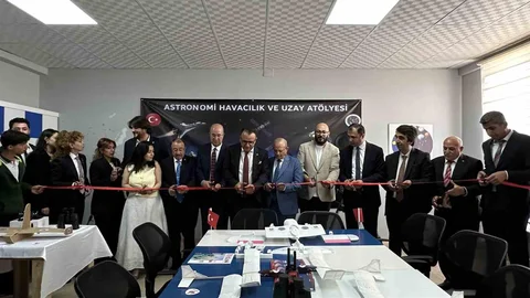 Yüksekova'da Uzay Atölyesi Açıldı