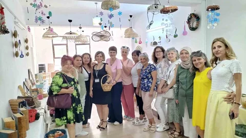Köyceğiz'de Atık Kağıtlarla Sanat Eserleri Oluşturuldu