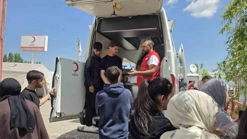 Muşlu Öğrencilerden Kızılay’a Anlamlı Ziyaret