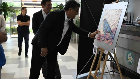 Plastik Atıklarla Sanat Eseri Oluşturuldu