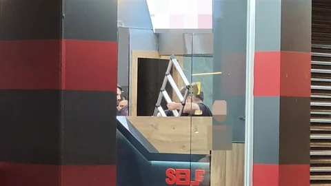 Antalya'da Yük Asansöründen Düşme Olayı