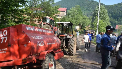 Sakarya'da İki Katlı Ev Yangını