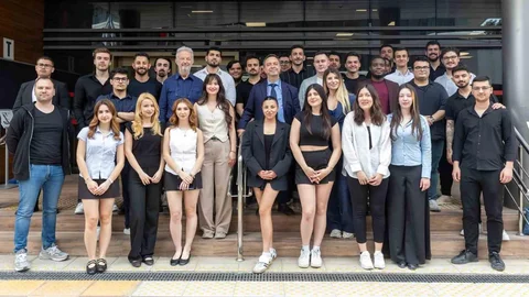 Gençlerin Akıllı Çözümleri İzmir'de Sergilendi