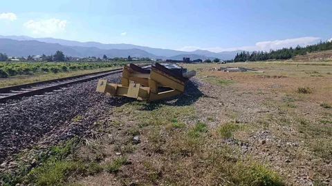 Ayrılan Tren Vagonları Devrildi