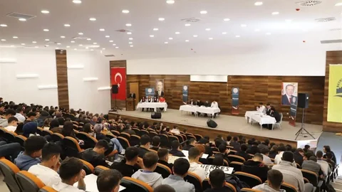 Bayburt'ta Öğrenciler Teknolojiyi Tartıştı