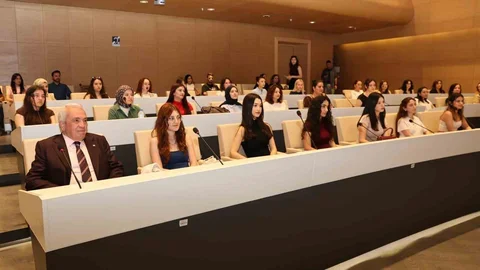Gençler Bursa'da Geleceğe Hazırlanıyor