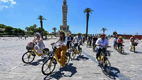 İzmir'de Uluslararası Fuarcılık Zirvesi Düzenlendi