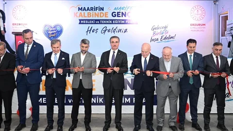 Erzurum'da Mesleki Eğitim Fuarı Açıldı