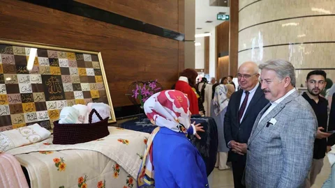 Melikgazi’de Kadınların El Ürünleri Sergisi Açıldı