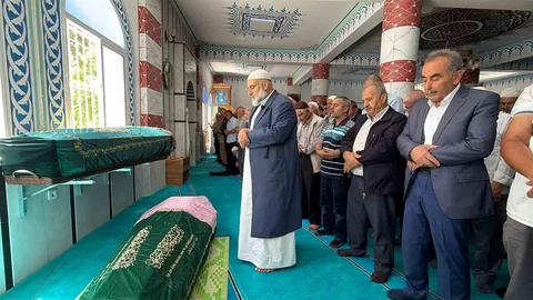 Denizli'deki Otobüs Kazasında Anne ve Kızı Hayatını Kaybetti