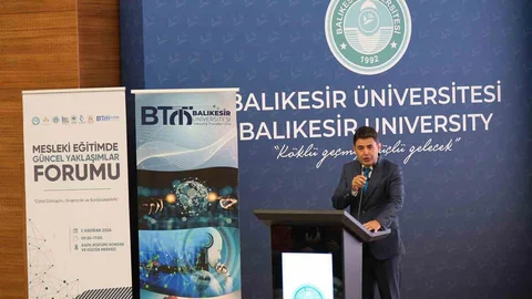 Bakan Yardımcısı Boyraz Balıkesir'de Öğrencilerle Buluştu