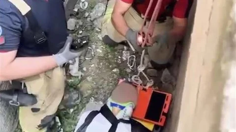 Zeytinburnu'nda Yüksekten Düşen Adam Kurtarıldı