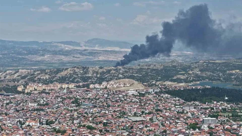 Denizli'de Kauçuk Deposunda Yangın