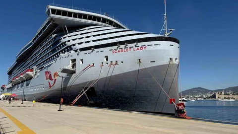 Dev Yolcu Gemisi Bodrum'a Geldi