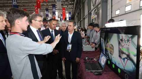 Erzurum'da Mesleki Eğitim Fuarı Açıldı