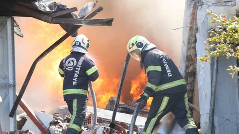 Denizli'de Kauçuk Fabrikası Yangını