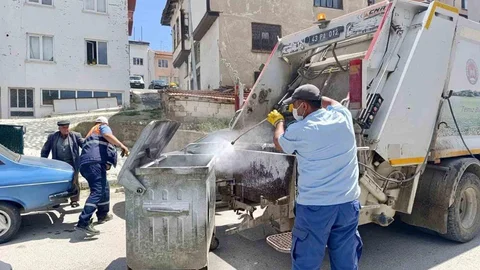 Hisarcık'ta Çöp Konteynerleri Temizleniyor