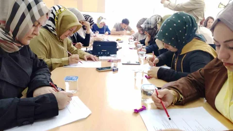 Çorum'da Veliler Sınav Deneyimi Yaşadı