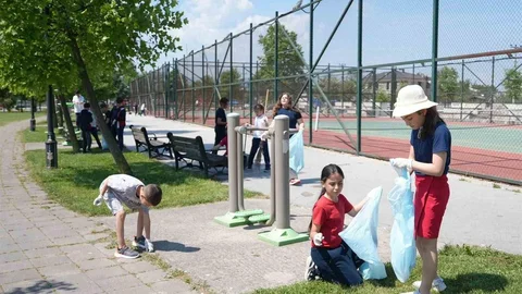 Düzce'de Çocuklardan Temizlik Çağrısı