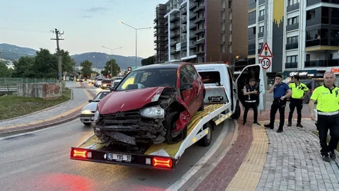 Bursa'da Trafik Kazası: Sürücü Yaralı