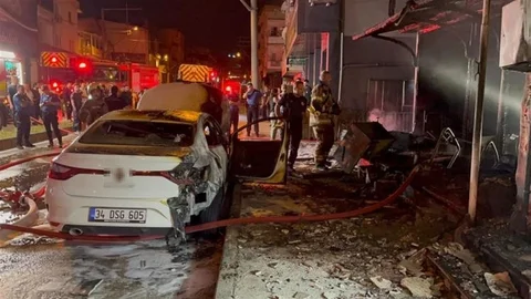 Bursa'da Mobilya Deposu Yandı