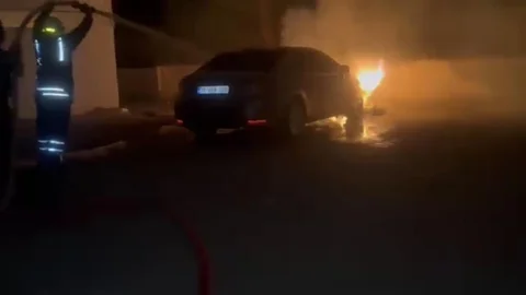 Siverek'te Park Halindeki Araç Yandı
