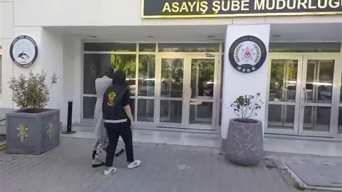 Eskişehir'de Yaşlı Adamın Cebinden Para Çalındı
