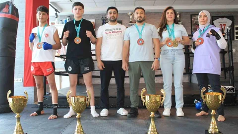 Sivaslı Kick Boksçular Dünya Kupası'nda Başarı Yakaladı