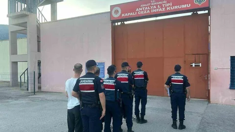 Antalya’da Uyuşturucu Operasyonu: 4 Tutuklama