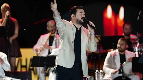 Serkan Kaya'dan Manisa'da Unutulmaz Konser