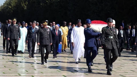 Nijer Cumhurbaşkanı Tchiani Anıtkabir'de