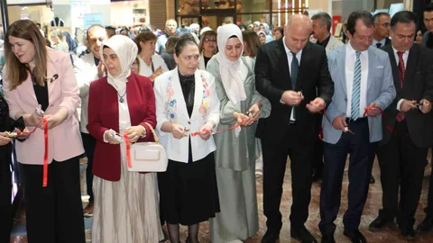 Diyarbakır'da Hayat Boyu Öğrenme Sergisi Açıldı
