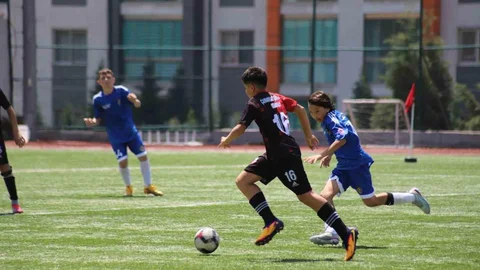 Karabük'te Okul Sporları Futbol Müsabakaları Başladı