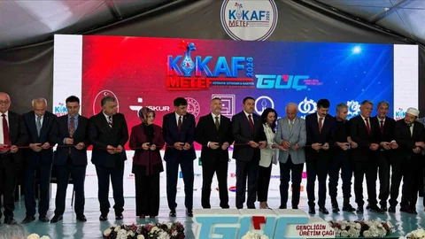 Kütahya'da İstihdam ve Kariyer Fuarı Açıldı