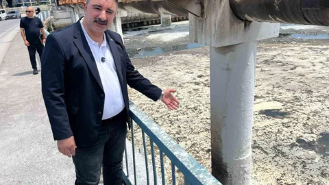 İzmir'de Koku Sorunu Protesto Edildi
