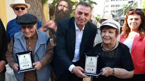 Manisa'da Tarzan Meydanı'nda Sergi Açıldı