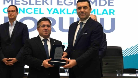 Balıkesir'de Üniversite-Sanayi İş Birliği Paneli